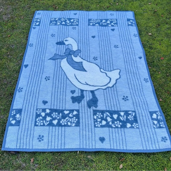 VTG IBENA Blue Country Goose Reversible Throw Blanket Soft Fluffy 54x74 FLAWS